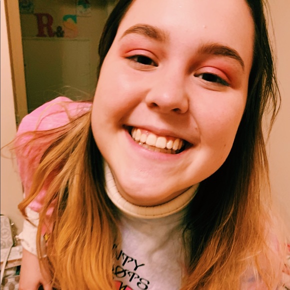 Meet your Posher, Rebecca - Picture 1 of 3